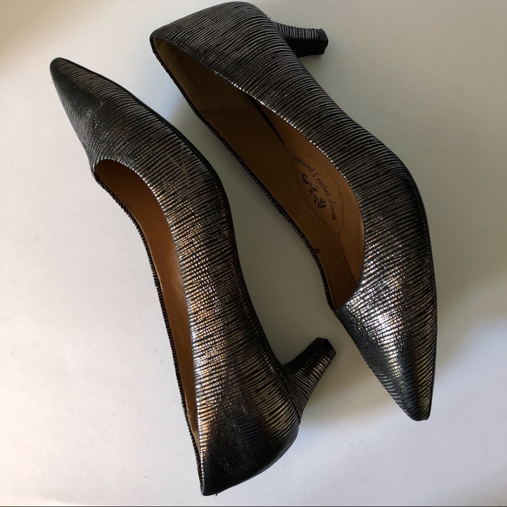 Sofft Altessa Leather Metallic Kitten Heel Pumps